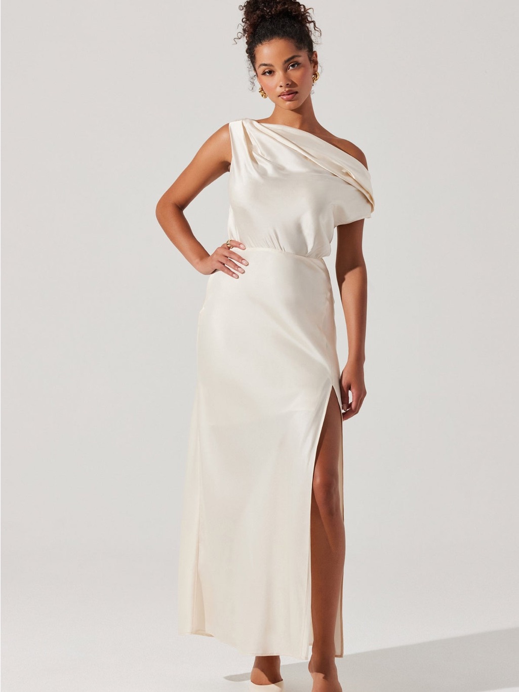 Astr The Label Monroe Satin Off Shoulder Dress Ivory Sz Medium
